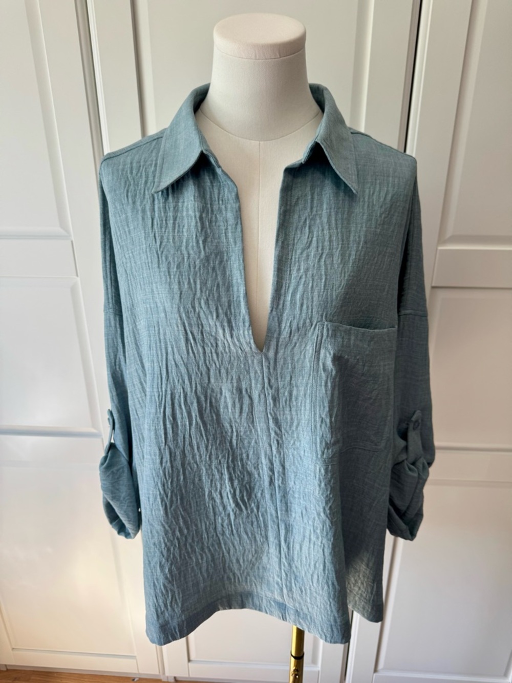 Max Studio London Women’s 2X Light Blue Textured Roll Tab Sleeve Shirt NWT - Picture 2 of 9